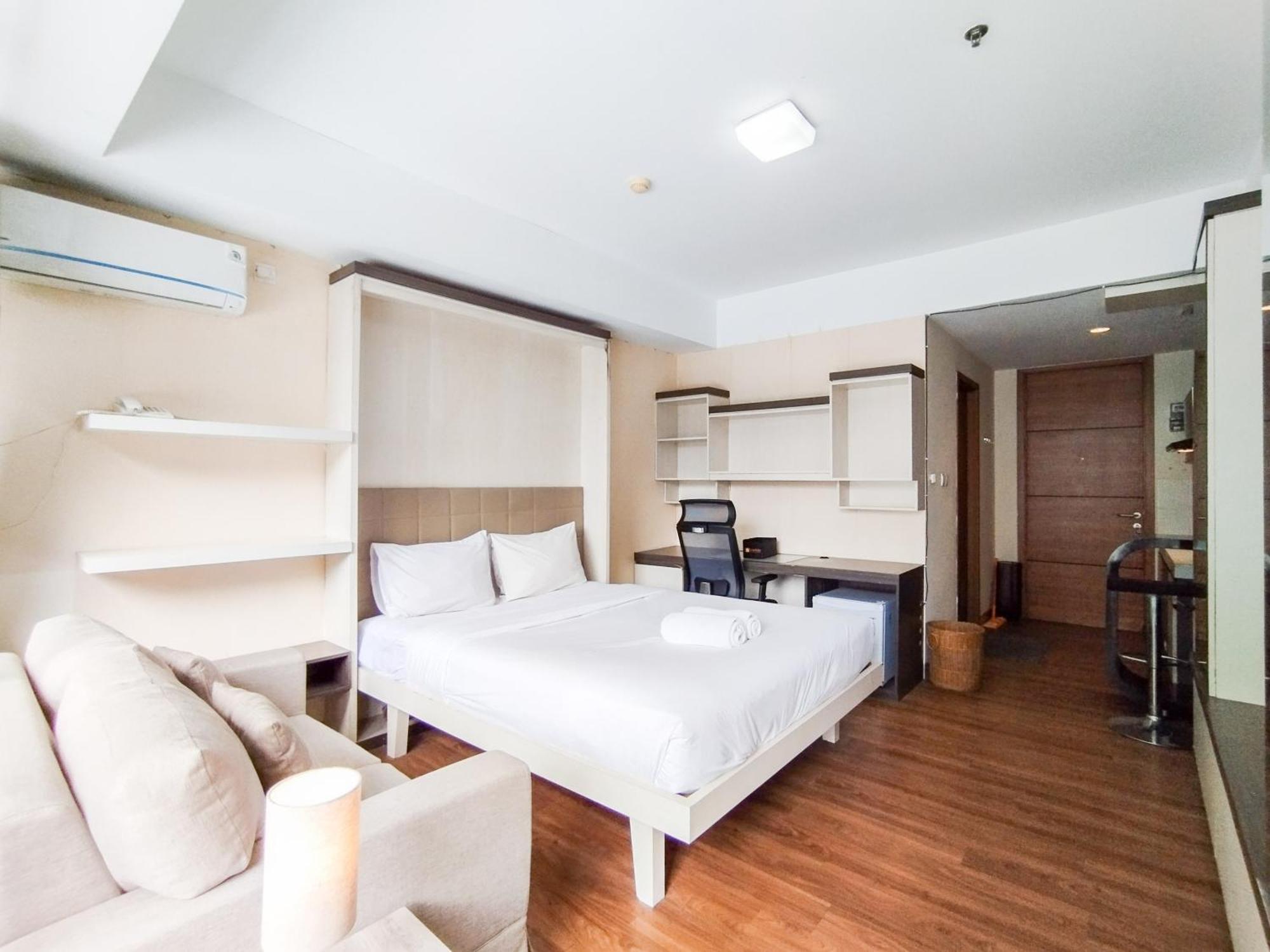 Simply And Comfy Studio Room Apartment Beverly Dago By Travelio Bandung Exterior photo