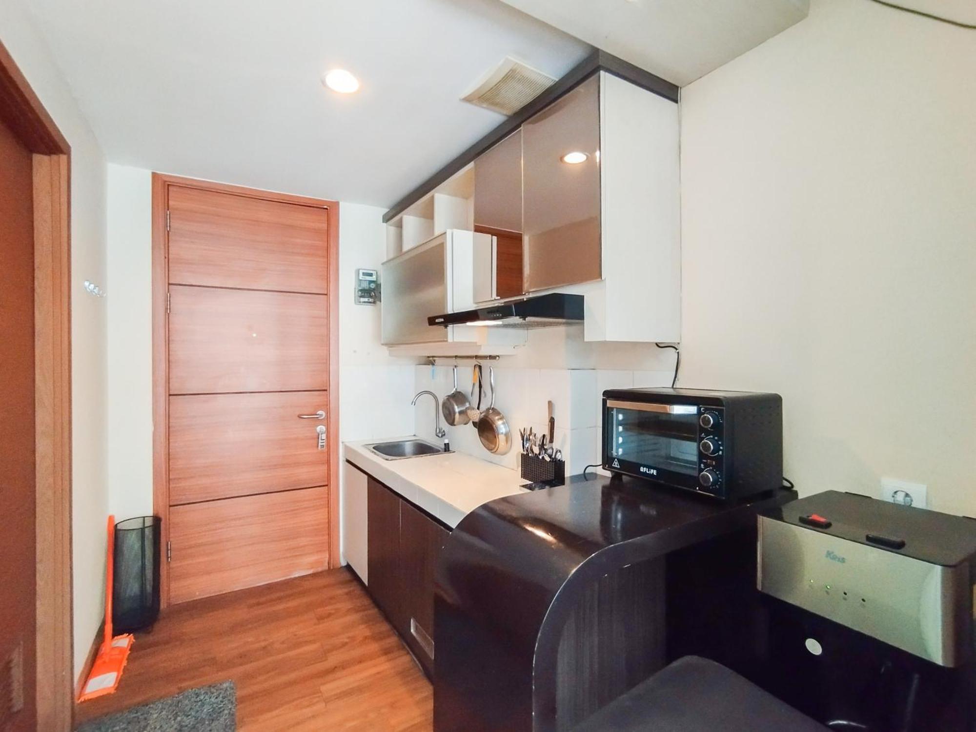 Simply And Comfy Studio Room Apartment Beverly Dago By Travelio Bandung Exterior photo
