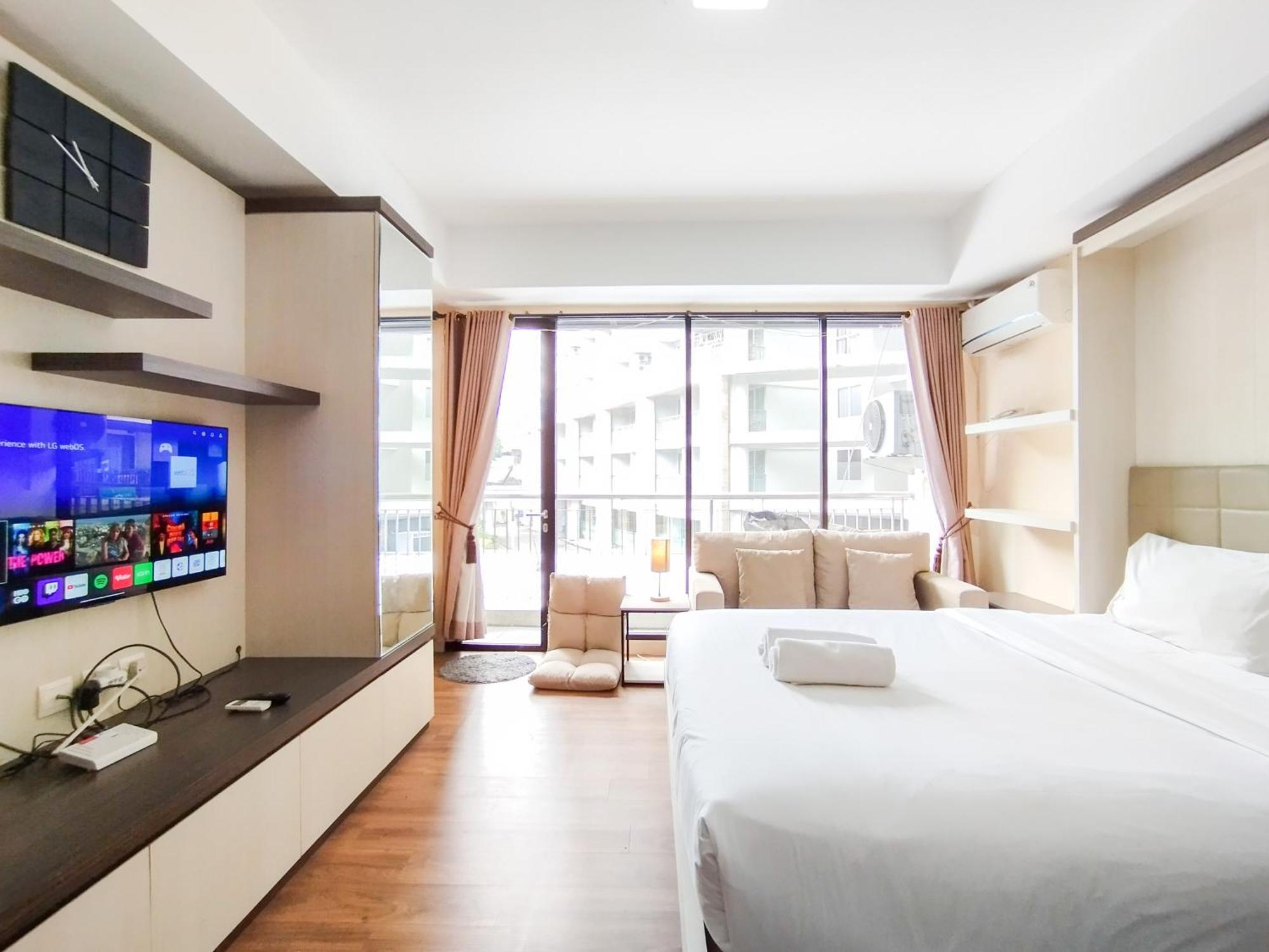 Simply And Comfy Studio Room Apartment Beverly Dago By Travelio Bandung Exterior photo