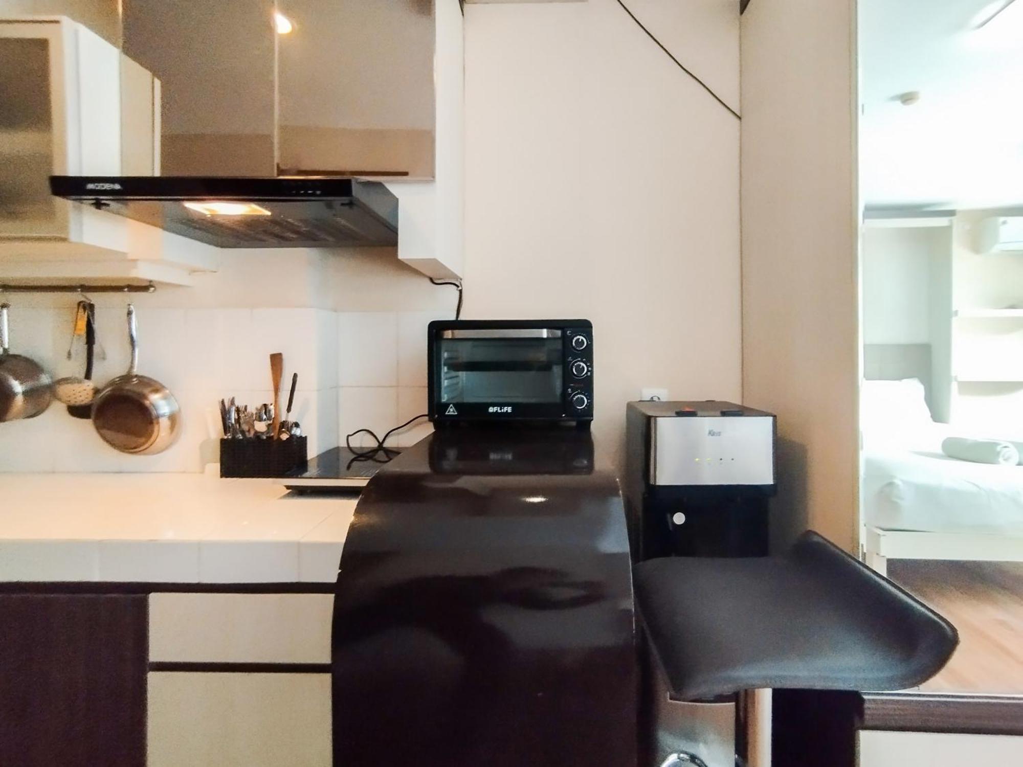 Simply And Comfy Studio Room Apartment Beverly Dago By Travelio Bandung Exterior photo